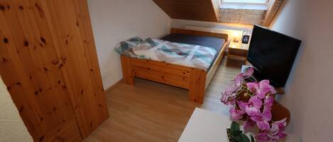 1 室のベッドルーム、WiFi (無料)、ベッドシーツ