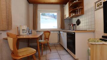 Réfrigérateur, four, plaque de cuisson