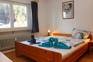 1 bedroom, free WiFi, bed sheets