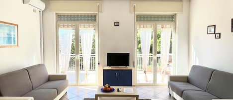 Panoramic Apartment | Living area