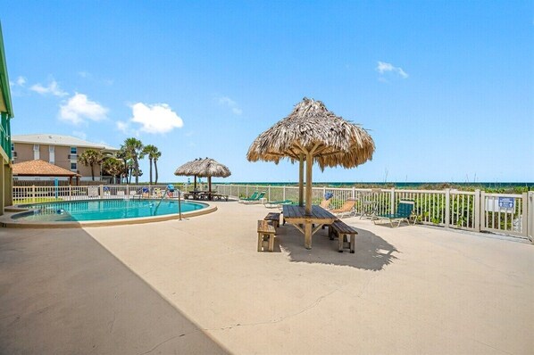 Pool - 🌊Chateau 2E: Remodeled 1BR Condo on Belleair Beach with a pool! (Belleair Beach)
