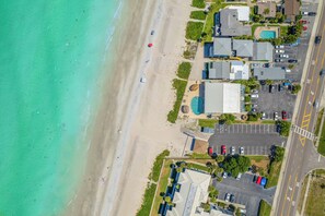 Exterior - 🌊Chateau 2E: Remodeled 1BR Condo on Belleair Beach with a pool! (Belleair Beach)