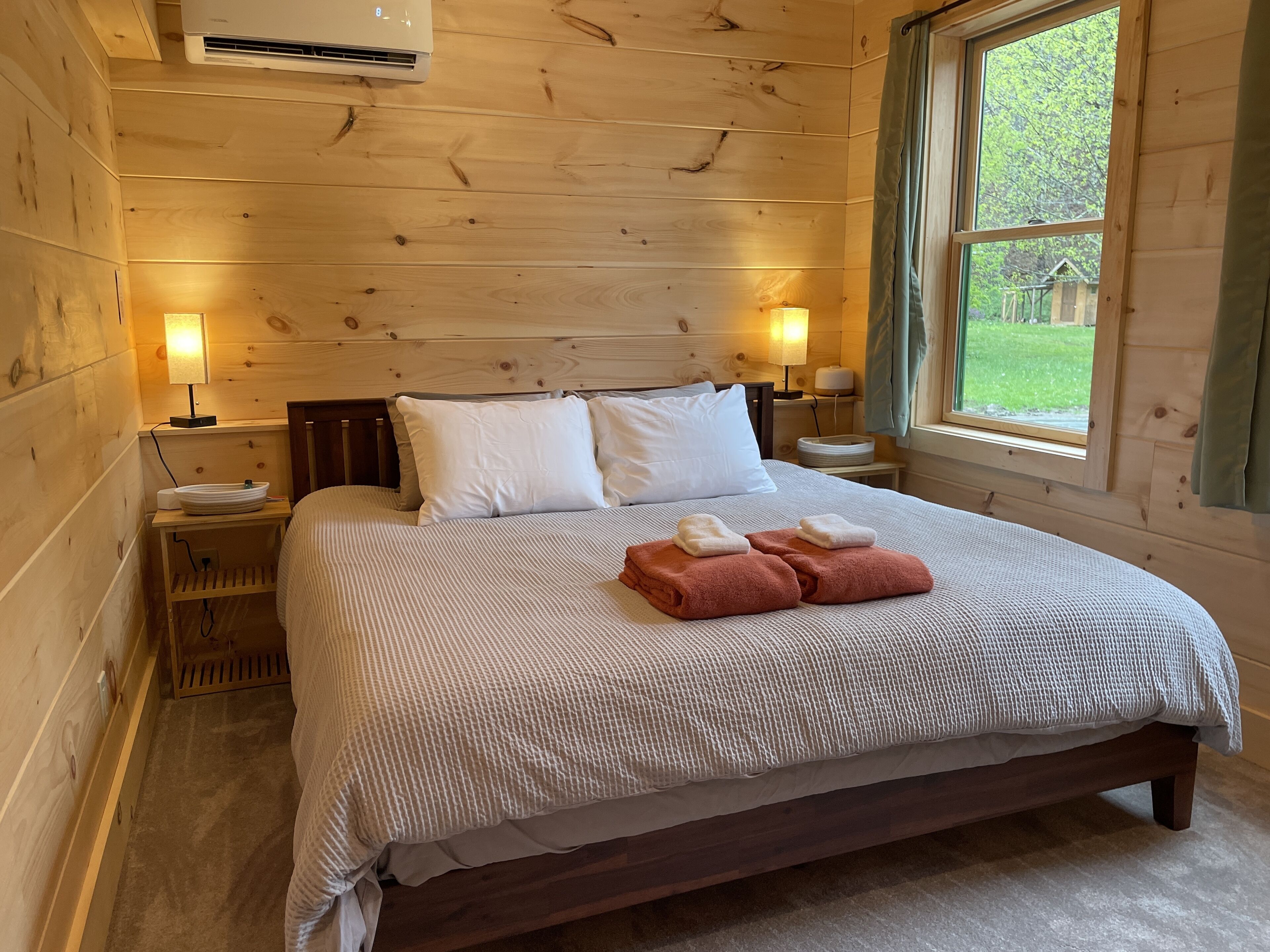 3 bedrooms, travel cot, free WiFi, bed sheets