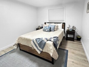 4 chambres, bureau, fer et planche à repasser, accès au Wi-Fi (inclus)
