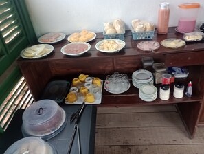 Free daily self-serve breakfast - hostel lb (São Luís)