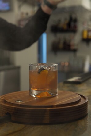 Bar (on property) - King Room Suite (Frankfort)