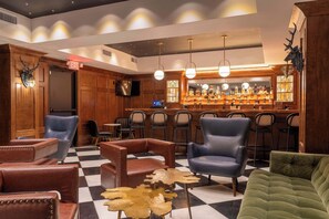 Bar (on property) - King Room Suite (Frankfort)