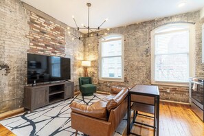 TV - Junior Suite, King (Frankfort)