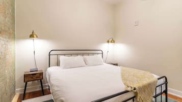 2 bedrooms, iron/ironing board, WiFi