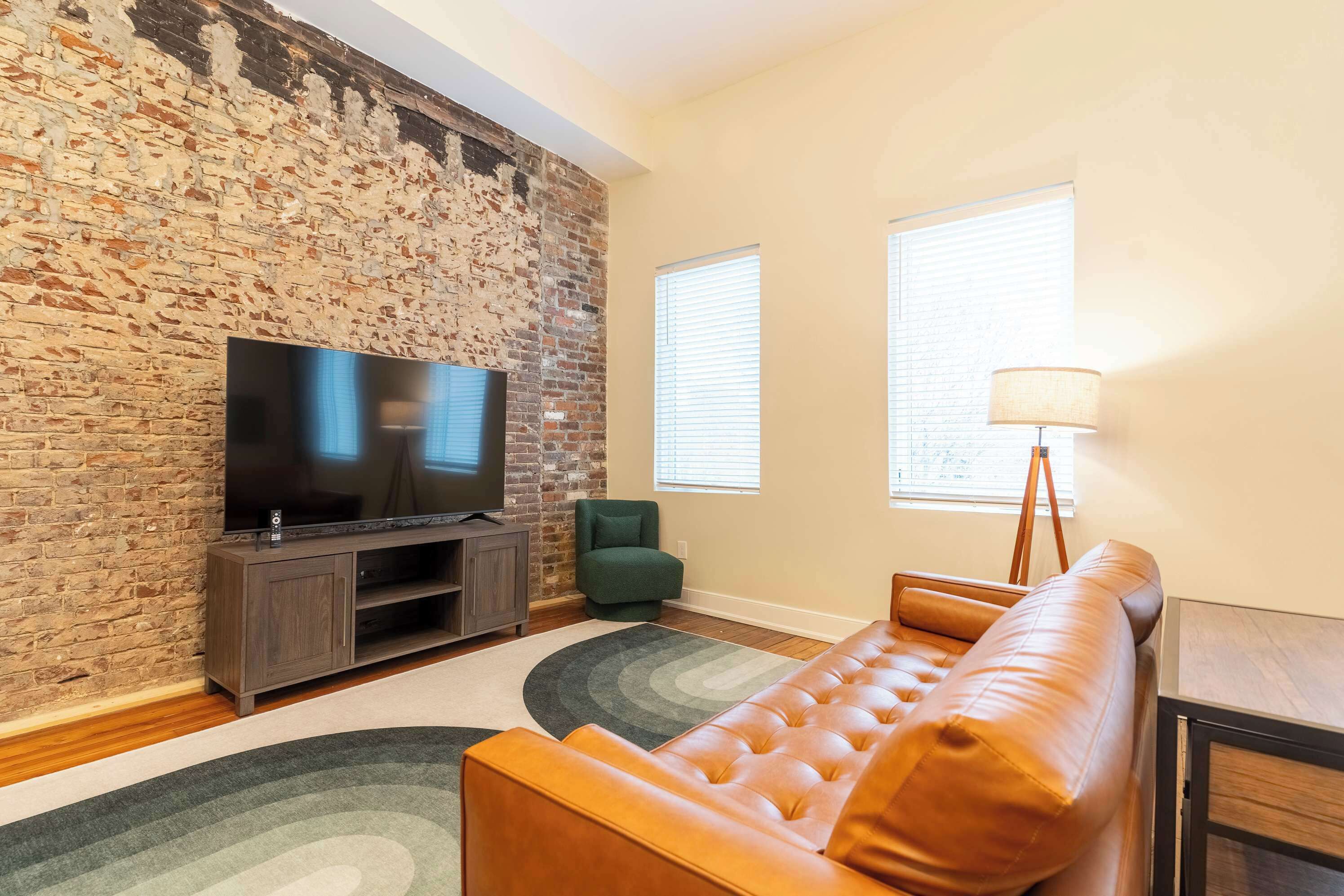 Junior Suite, Queen - Frankfort, KY