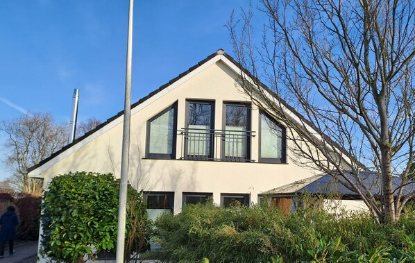 Exterior - Neues ,,familienappartement Ostsee-möwe" in Schönberg mit Dachterasse (Schönberg)