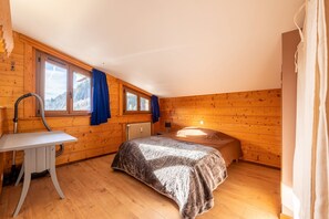 1 chambre, fer et planche à repasser, Wi-Fi gratuit, draps fournis