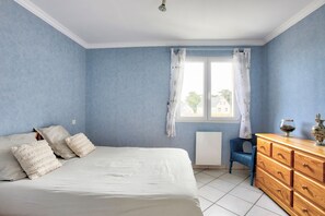 2 slaapkamers, een strijkplank/strijkijzer, gratis wifi