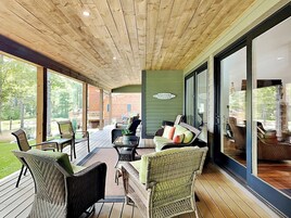 House (6 Bedrooms) | Property amenity