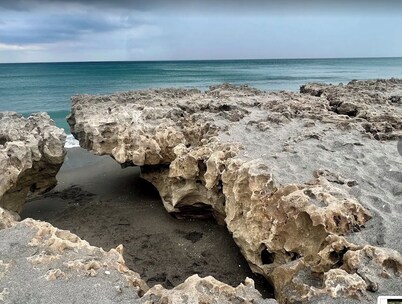 Welcome to Sunrise Island - 3 BR Oceanfront Condo