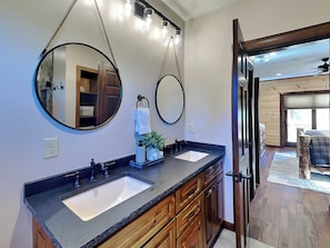 House (5 Bedrooms) | Property amenity - Mama Bear Lodge by Taylor Made Deep Creek (McHenry)