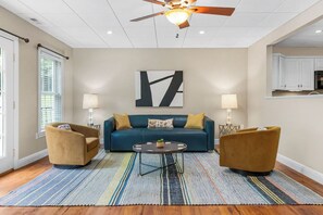 Smart TV, fireplace, table football - 8BR Resort Estate with Pool and Theater (Fletcher)