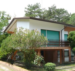 Villa, Smoking | 2 bedrooms - Milly C in Bibione With 2 Bedrooms and 1 Bathrooms (San Michele al Tagliamento)