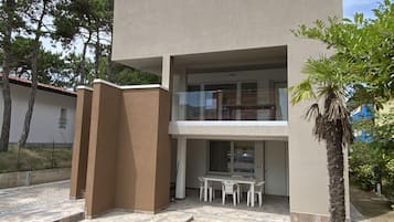 2 bedrooms