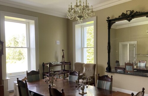 Private views of river Shannon, newly furnished, walking distance into village