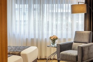 Superior-huone | Allergiatestatut vuodevaatteet, minibaari, tallelokero huoneessa