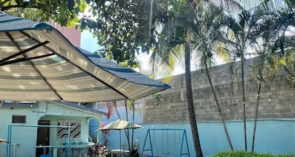 Apartamento 1 Hab, 2 Camas, Cocina, Sala y Parqueo