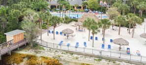 Terrace/patio - 3BR condo with many upgrades and Minion room (Davenport)