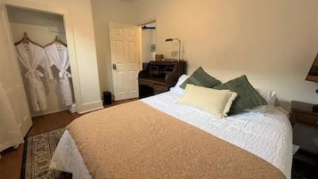 4 bedrooms, desk, free WiFi