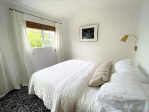 4 bedrooms, desk, free WiFi