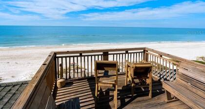Beachfront 2BR Paradise w/ Sweeping Gulf Views; Walking to Shops & Restaurants!