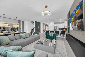 TV, video games, DVD player - New Listing! Champions Gate Resort, 10mi to Disney & 21mi to Universal - FS385493 (Davenport)