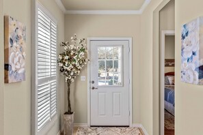 Interior - Sun City Georgetown TX! Beautifully Furnished w/ Screened Porch on Wooded Lot! (Georgetown)