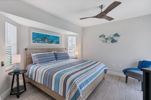 3 bedrooms, desk, iron/ironing board, free WiFi
