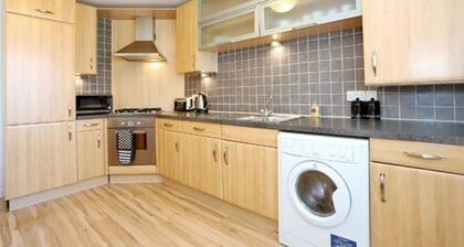 2-Bed Condo Best of Beach & City, FREE Parking!