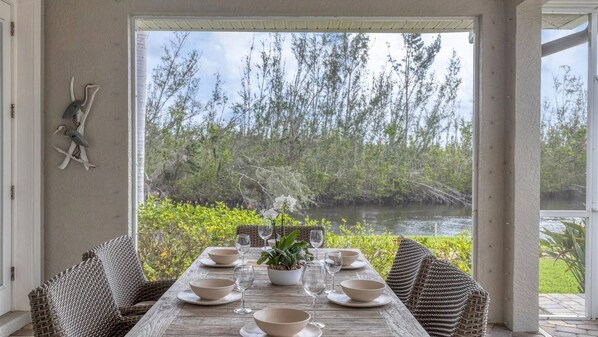 Dining - New Listing! Charlotte Harbor Area Resort, 120mi to Disney & 134mi to Universal - GRH569152 (Punta Gorda)