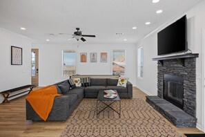 Living area - Lakefront House with Ping Pong, Pool Table, & Front Patio Stunning Views (Nevada)