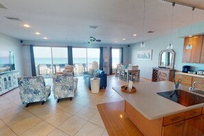 Living area - Beachfront HUGE TWO FLOOR UNIT-Sunset Balconies/Walk to all Restaurants/Shops!!! (Bradenton Beach)
