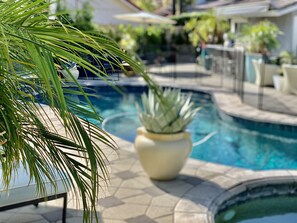 Piscina a l'aire lliure i piscina climatitzada 