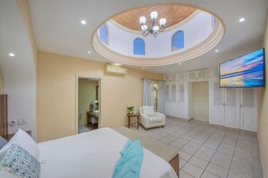 2 chambres, coffres-forts dans les chambres, fer et planche à repasser