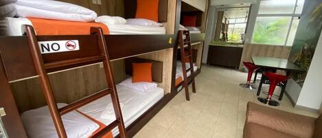 2 makuuhuonetta, Wi-Fi, vuodevaatteet