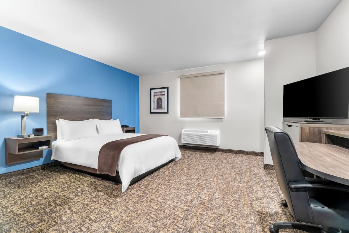 Premium bedding, pillowtop beds, desk, laptop workspace