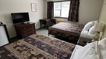 Basic Quadruple Room | Free WiFi