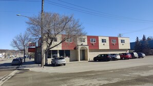 Exterior - Minnedosa Inn (Minnedosa)