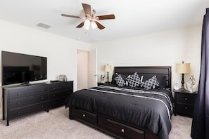 4 habitaciones, escritorio, tabla de planchar con plancha y wifi gratis