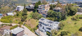 Pacific View by Avantstay Original Artist's Home