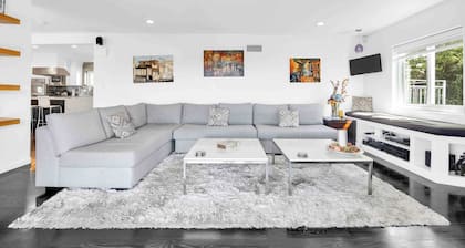 Pacific View by Avantstay Original Artist's Home