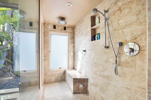 Talo (4 Bedrooms) | Sisätilat
