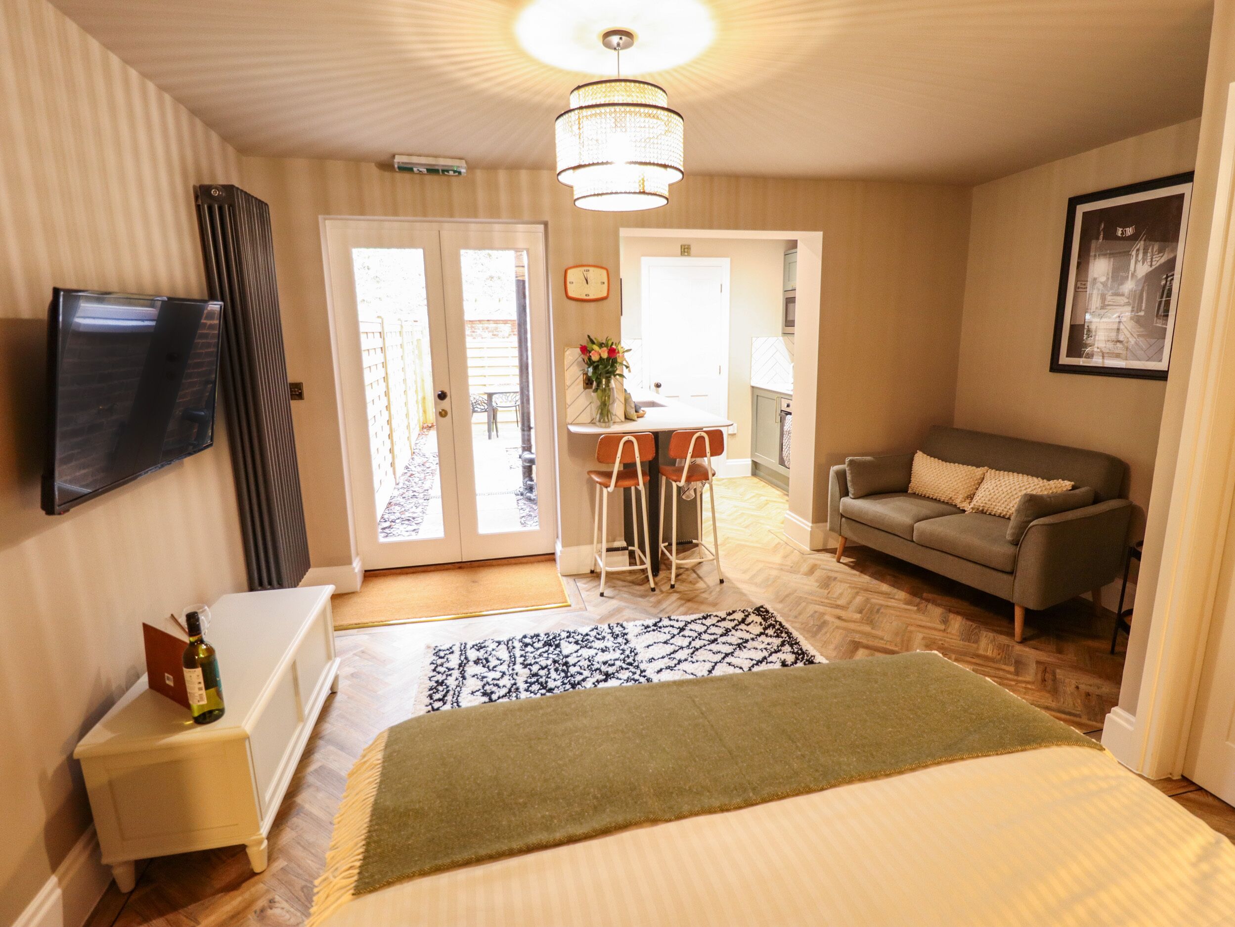 1 bedroom, individually decorated, individually furnished, free WiFi