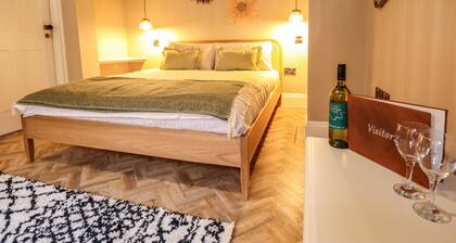 17 Union Road Basement