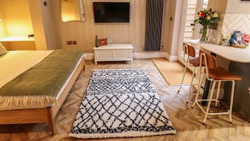 1 habitación, decoración personalizada y muebles diferentes